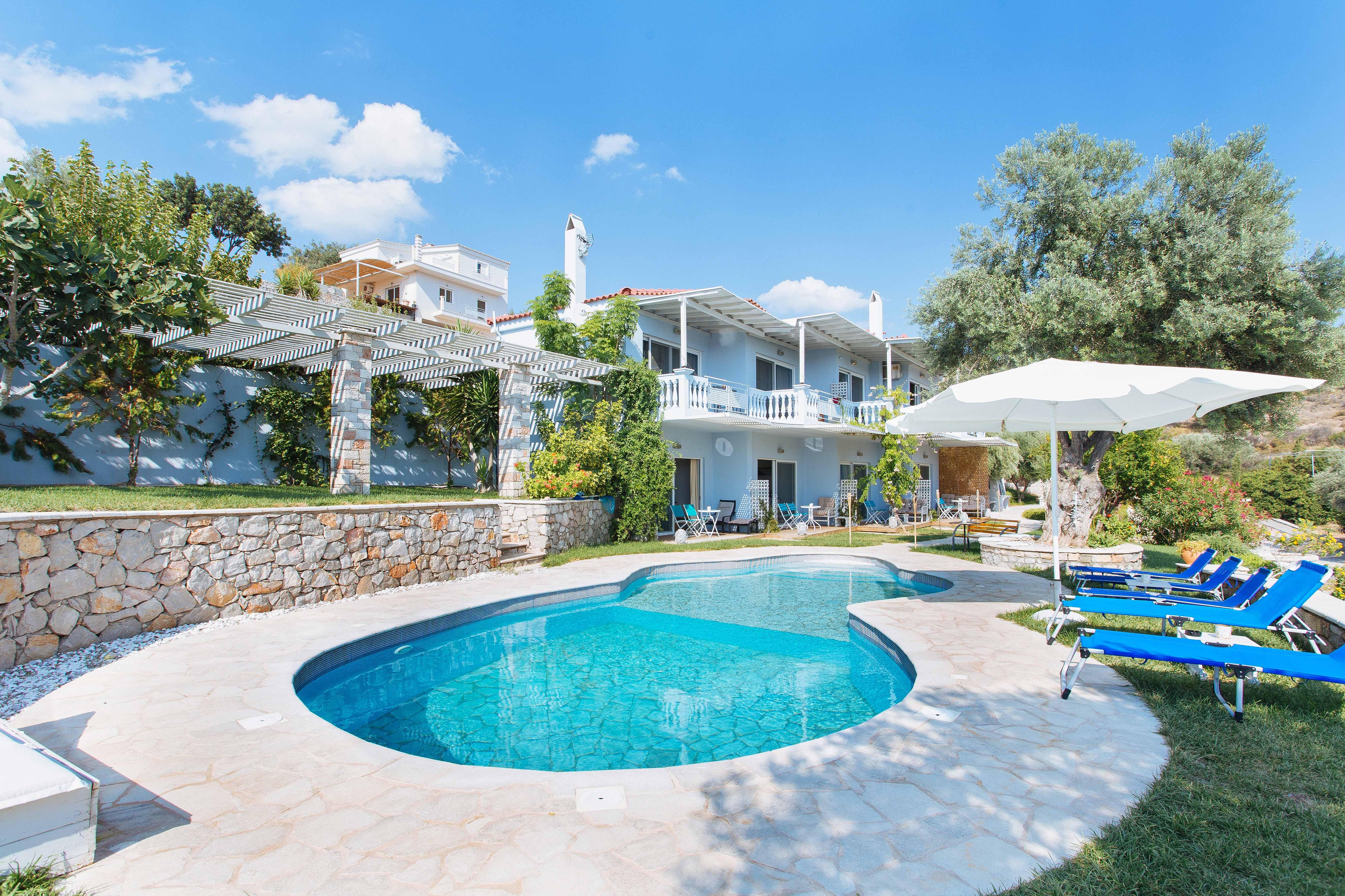 Отель Sunny Place Porto Heli Ermionida Экстерьер фото